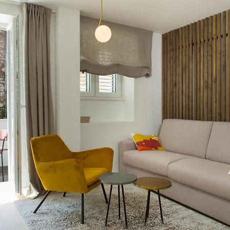 아파트 Marina Heart Of 자다르